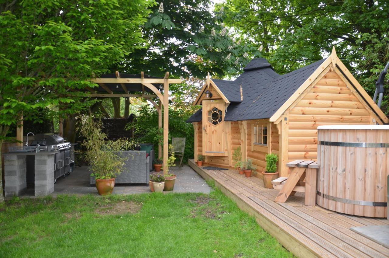 Stamford Meadows Glamping With Private Hot Tubs Hotel Kültér fotó